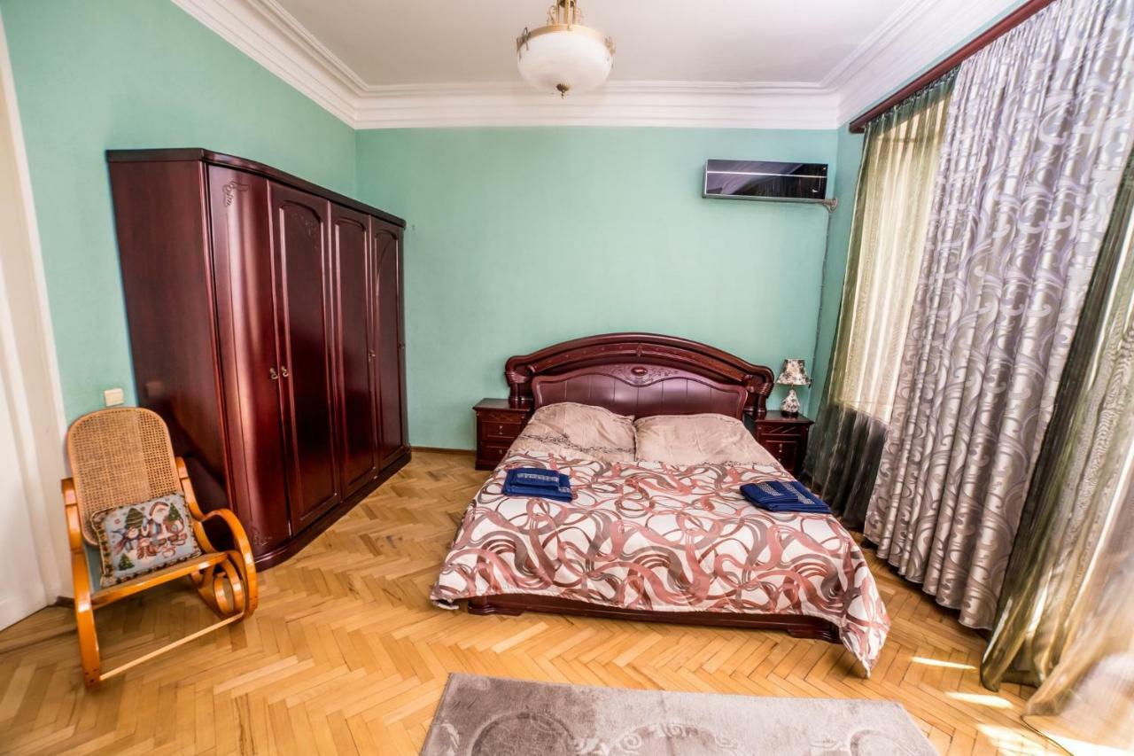 Gold District Apartment ティビリシ エクステリア 写真