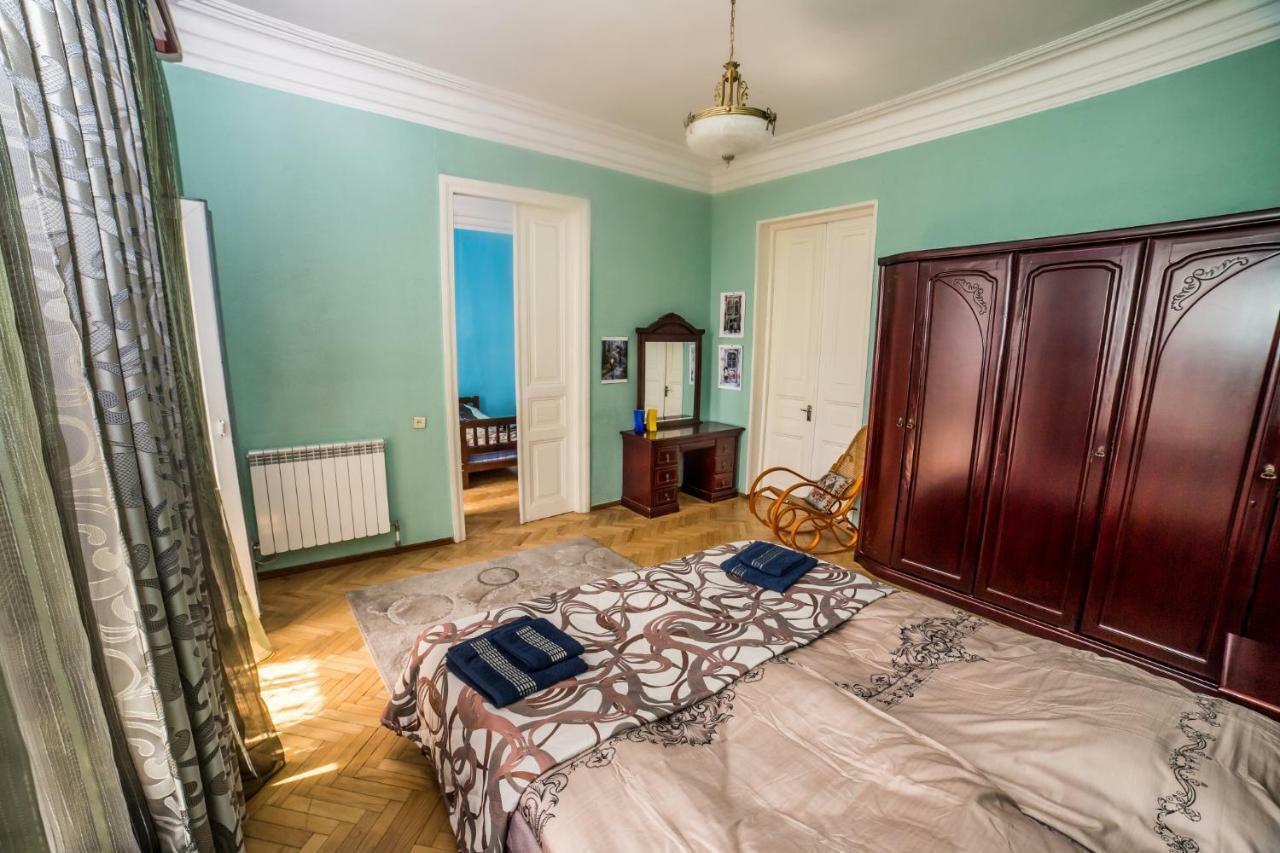 Gold District Apartment ティビリシ エクステリア 写真
